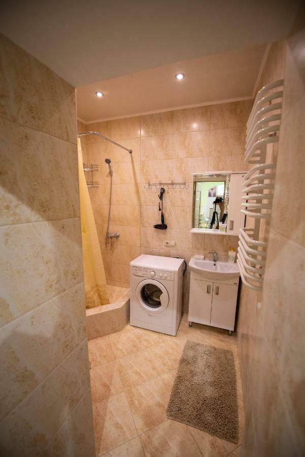 Apartment M&K In The Center Lviv Ngoại thất bức ảnh